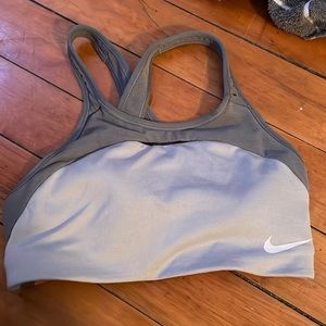women’s nike sports bra